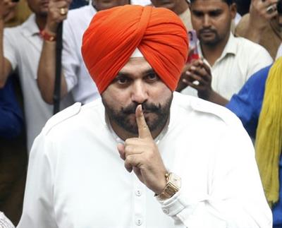 Sidhu makes comeback to cricket commentary amid LS election fever