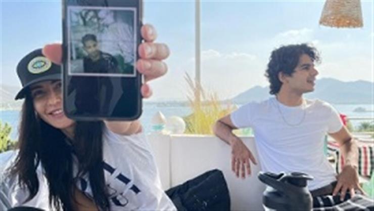 Katrina Kaif Introduces Her New Gang From The Set Of Phone Bhoot