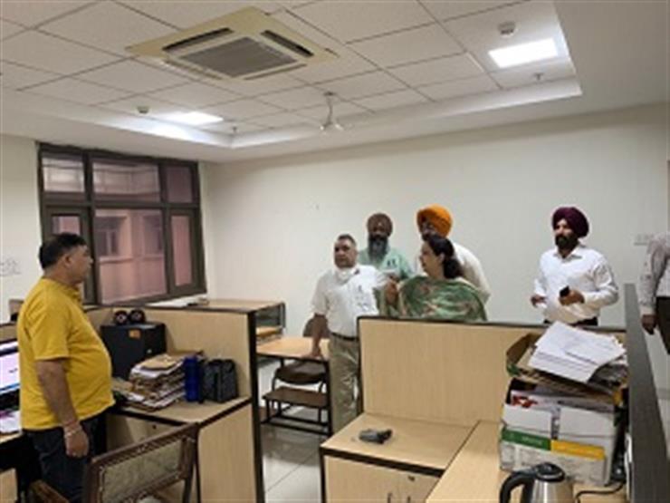 Vijay Kumar Janjua ACS conducts surprise checking of Animal Husbandry, Fisheries and Dairy Development departments at Livestock Complex Vijay Kumar Janjua ACS conducts surprise checking of Animal Husbandry, Fisheries and Dairy Development departments at Livestock Complex