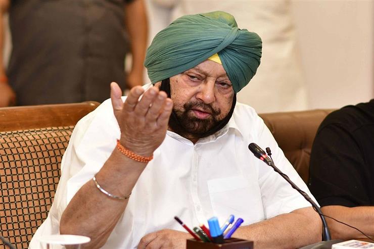 Capt Amarinder seeks dismissal of Punjab govt, President&#39;s rule