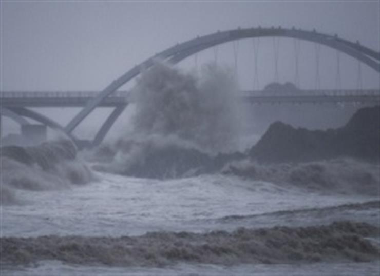 Typhoon Chaba makes landfall in China