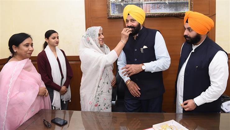 Cabinet Minister Fauja Singh Sarari assumed charge vows to bring assigned departments to new heights