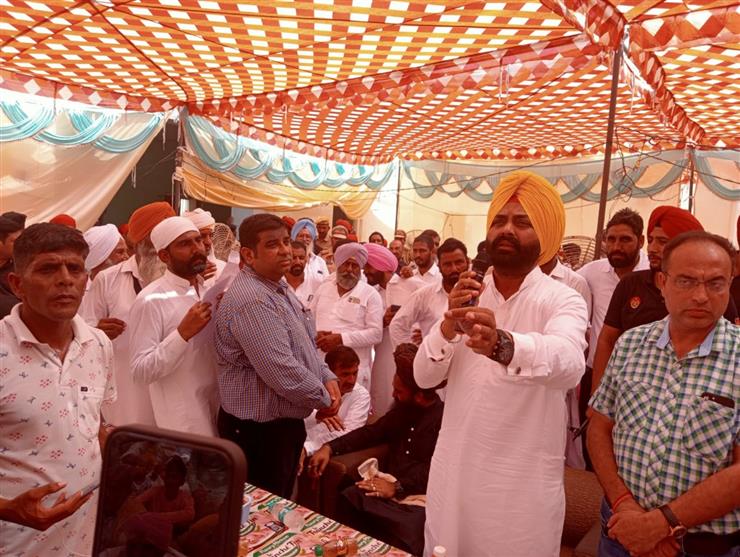 Animal husbandry minister visits lumpy skin affected areas Animal husbandry minister visits lumpy skin affected areas