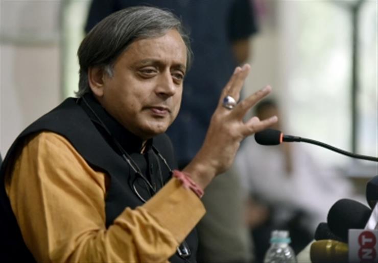 Tharoor's support base grows in Kerala as Kurien bats for him