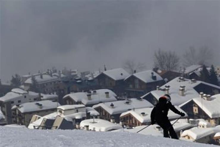Kar olmaması Türkiye’nin dört bir yanındaki kayak merkezlerini boş bıraktı