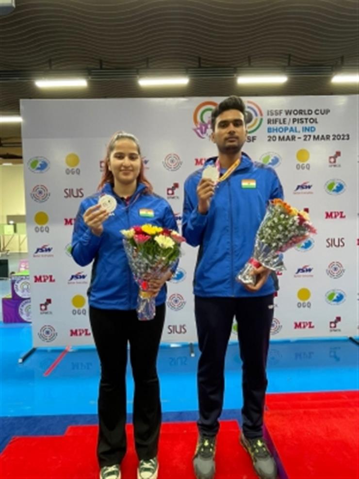 ISSF World Cup: India win silver and bronze in mixed team events, medal tally reaches to four (Ld)
