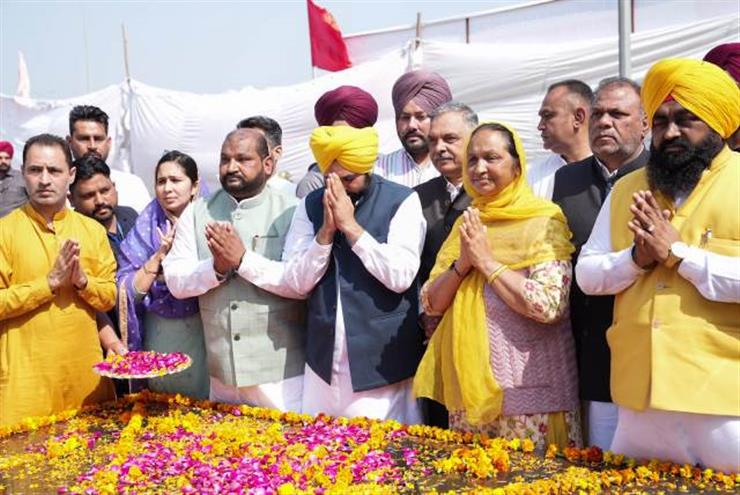 CM calls upon people to come forward for realising dreams of Shaheed Bhagat Singh