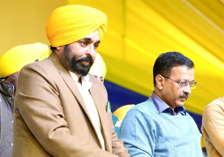 Vikas Kranti in Bathinda as Bhagwant Mann and Kejriwal laid foundation