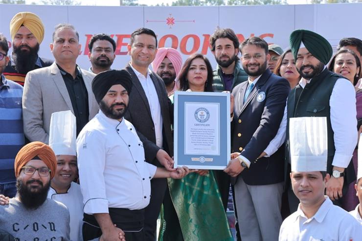 Deputy Commissioner Ghansham Thori, Director Tourism Department MS. Neeru Katyal Gupta & Superintending Engineer Bhupinder Singh Chana, while Receiving Certificate of Guinness Book of World Records.