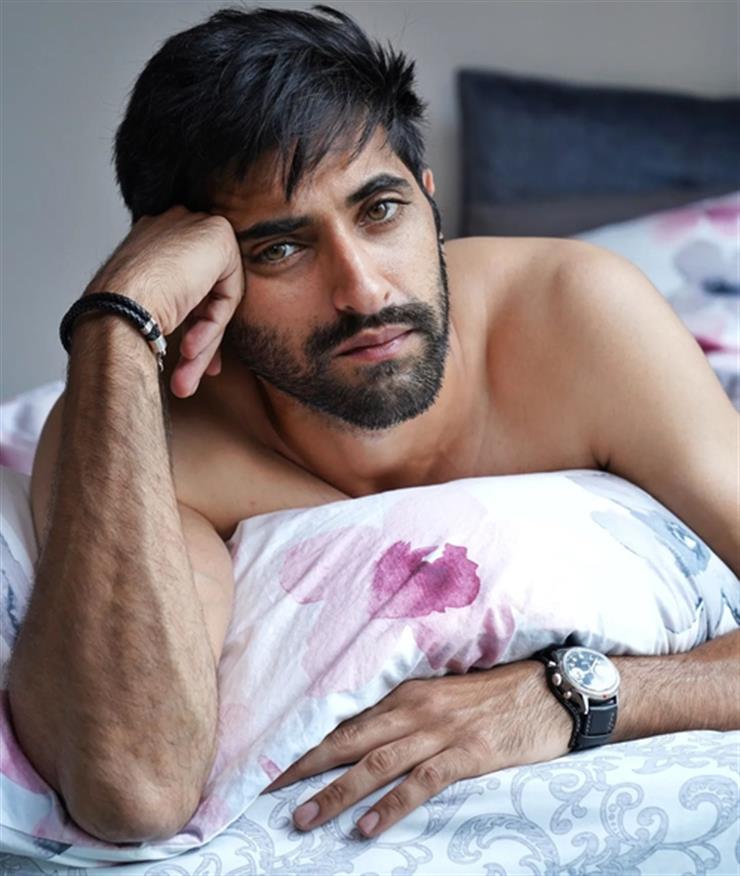 Akshay Oberoi moves away from nice guy roles for ‘Dil Hai Gray’ and ‘Tu Chahiye’