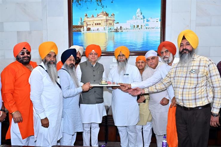 Chief Minister of Uttarakhand Pushkar Singh Dhami Sachkhand paid obeisance at Sri Harmandir Sahib