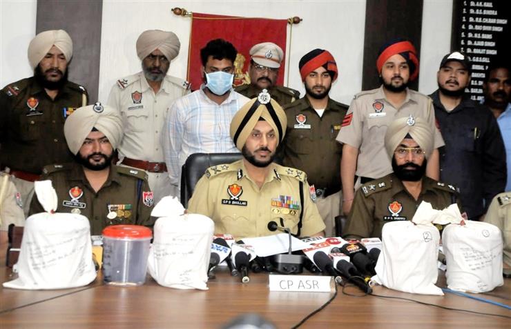 Punjab police busts cross-border drug cartel; one held with 8.08Kg heroin, one pistol