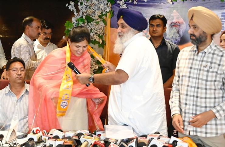 AAP Mahila Wing ex-president Preeti Malhotra joins SAD