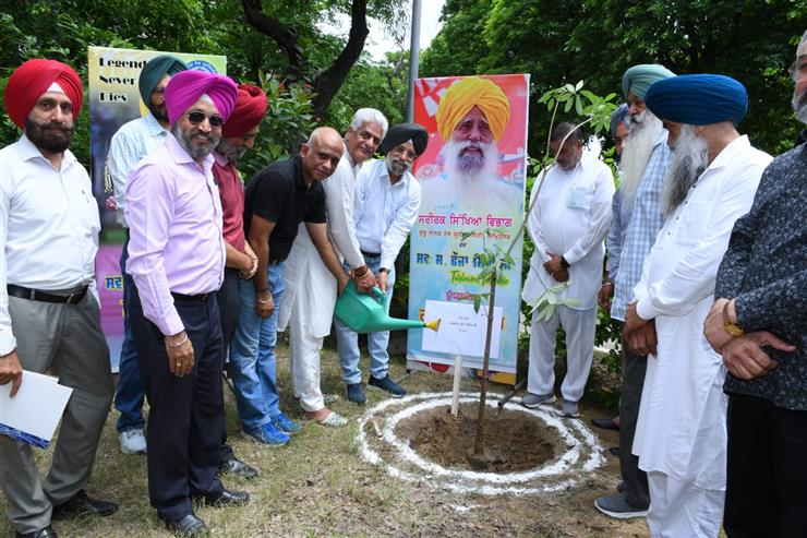 Guru Nanak Dev University paid a heartfelt tribute to the legendary marathon runner Fauja Singh, who passed away recently at the age of 114,