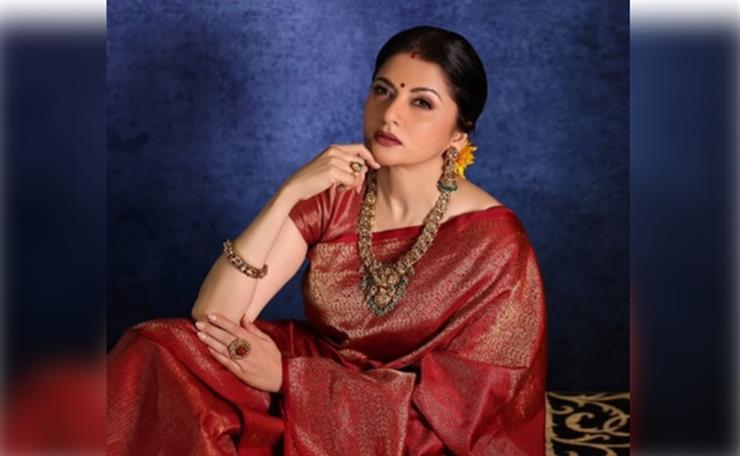 Bhagyashree shells Punjabi Kudi vibes this Hariyali Teej