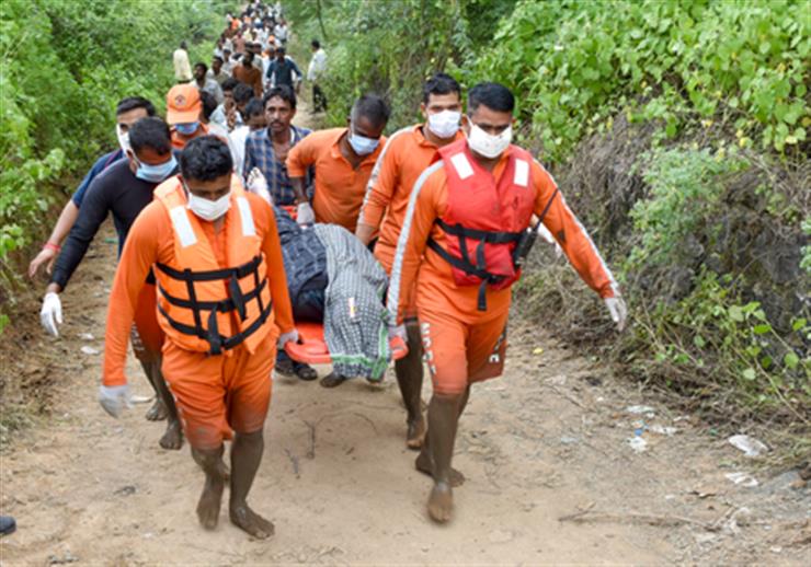 Six pilgrims killed as overloaded mini-truck falls into canal near Ludhiana; divers look for more bodies
