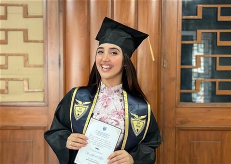 Ashnoor Kaur celebrates her convocation, says her college journey shaped 'who she is today'