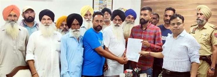 Farmers from Bhullarai Village Submit Memorandum Opposing Land Acquisition for Urban Estate Project
