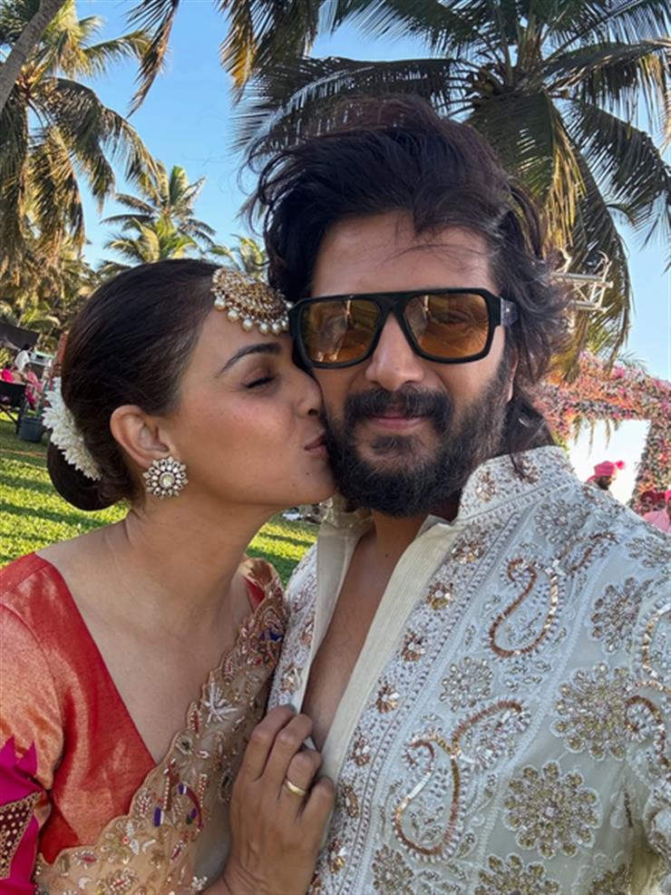 Riteish wishes ‘baiko’ Genelia on b’day: Hope you feel celebrated for everything you are