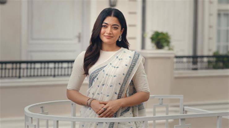 Rashmika Mandanna steps into a politician’s avatar, dons a crisp saree; Is a new project in the works?