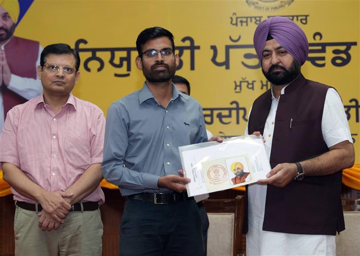 Hardeep Singh Mundian hands over appointment letters to 504 Patwaris