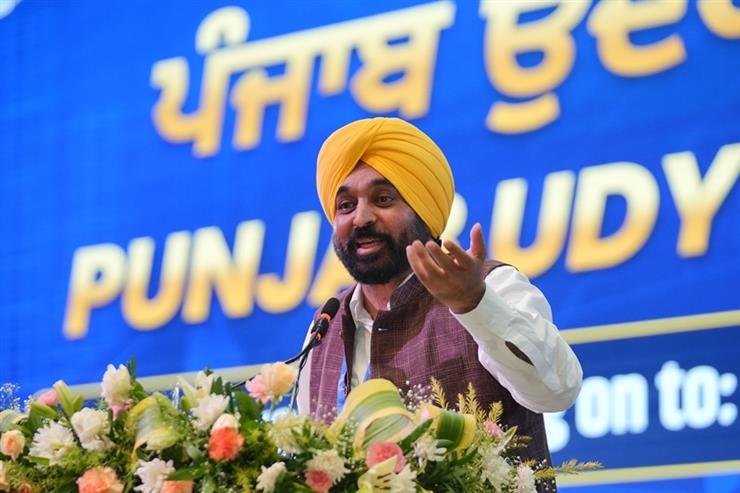 Punjab CM lays foundation stone of 500 modern Panchayat Ghars and Common service centers in the state