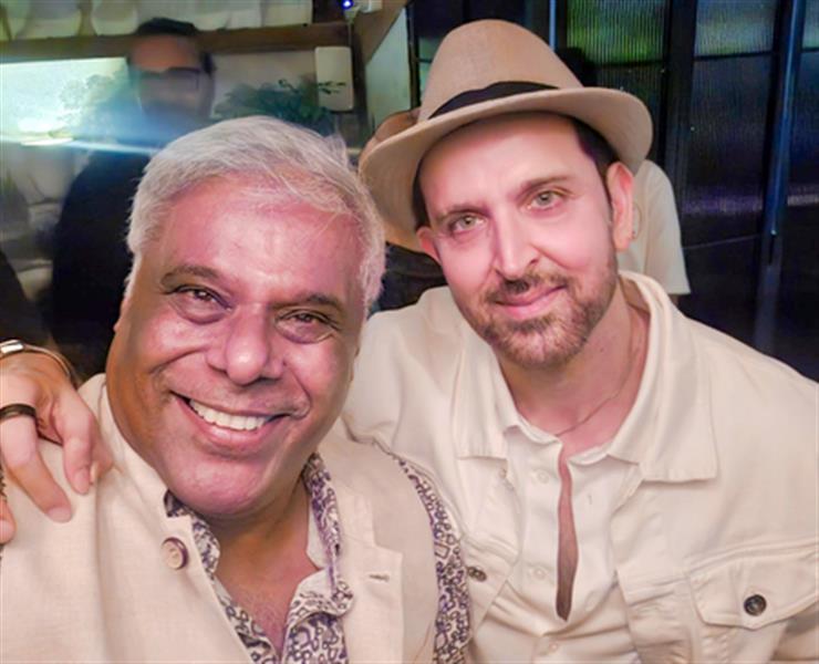 Ashish Vidyarthi meets Hrithik Roshan after 25 years, calls it ‘a special evening’