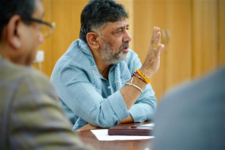 Cong infighting: Shivakumar's meetings with two ministers trigger speculation