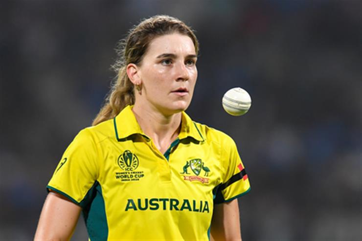 Sutherland dethrones Deepti to claim top spot in T20I bowlers rankings