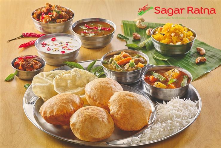 Top Places to Enjoy Vegetarian Family Meals in West Delhi