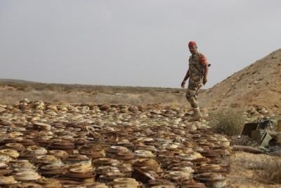 Landmine blast in Yemen's Hodeidah injures 15