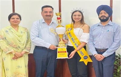 RBU Student Sneha wins Miss India Next Classic Queen title
