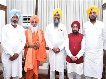 Sant Balbir Singh Seechewal and Vikramjit Singh Sahni called on Speaker of Punjab Vidhan Sabha Kultar Singh Sandhwan