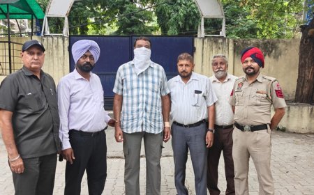 Punjab Vigilance Bureau nabs ASI red handed accepting bribe of Rs. 10,000