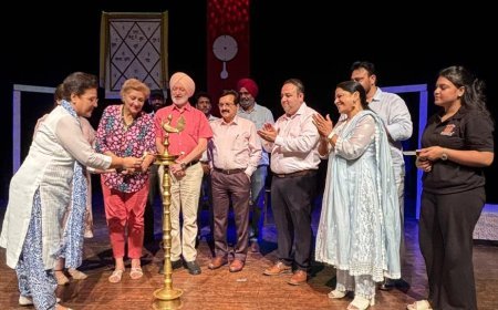Suchetak Rangmanch presents Punjabi adaptation ‘Waqt Tainu Salaam Hai’ to a full house at Tagore Theatre