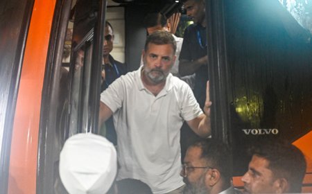 Rahul Gandhi marches to Gandhi Smriti, demands justice for NEET students