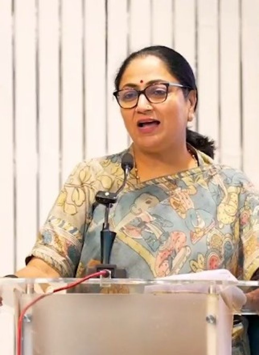Delhi CM Rekha Gupta welcomes Kanwariyas at Apsara border, reviews arrangements for Kanwar Yatra