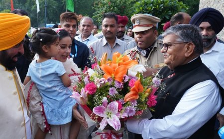Punjab Governor Gulab Chand Kataria hosts at home reception on Independence Day