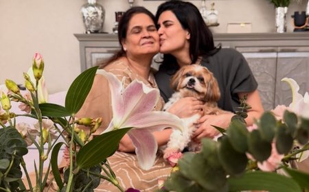 Karishma Tanna celebrates her mom’s ‘best birthday ever’, plants a sweet kiss on her cheek