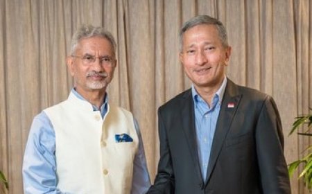 EAM Jaishankar, Singapore FM Balakrishnan discuss ways to deepen strategic ties