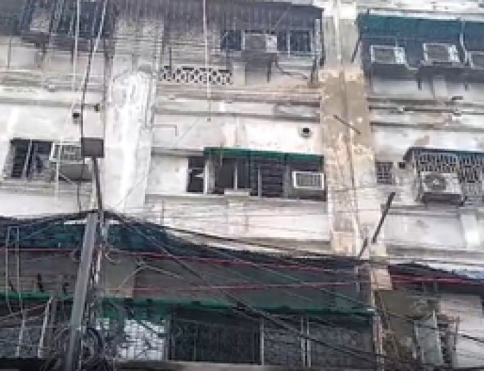 Nine killed as massive fire breaks out at hotel in Kolkata