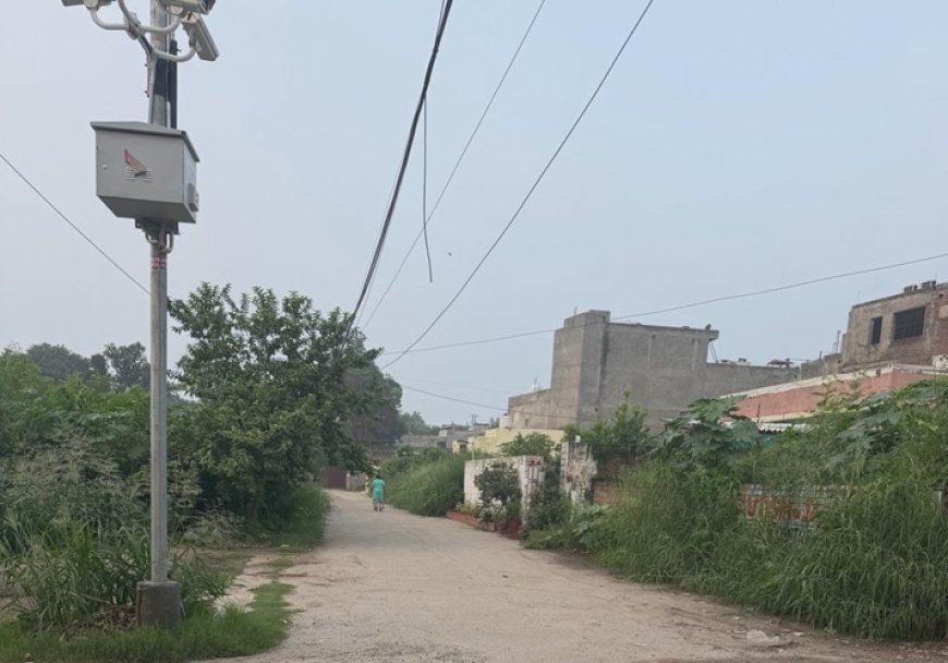 VIP Road Leading to SDM Office Turns into ‘Snake Road’, Residents Demand Immediate Action