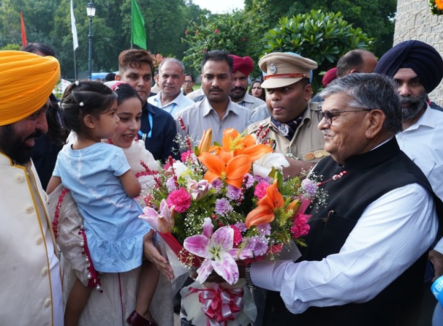 Punjab Governor Gulab Chand Kataria hosts at home reception on Independence Day