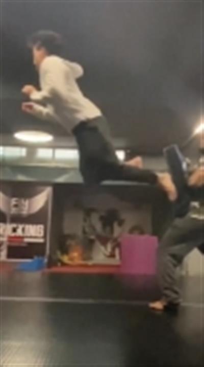  Tiger Shroff shares flying kick video after injury