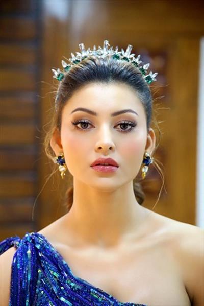 Urvashi Rautela’s new look from the Music video “Teri Load Ve” is inspired by Princess Diana