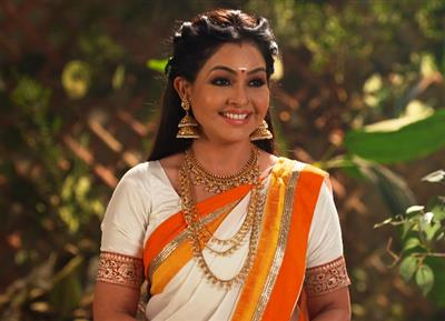 Angoori Bhabi bani Chandralekha ki aatma kishikaar on &TV’s Bhabiji Ghar Par Hai!