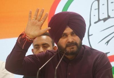 Sidhu will be called to meet panel: Harish Rawat