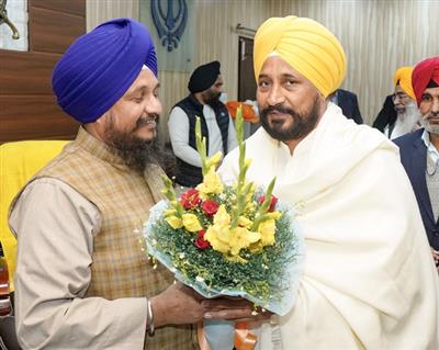 Punjab CM Channi calls on Jathedar Sri Akal Takht Sahib Giani Harpreet Singh, seeks rights for all to telecast Gurbani