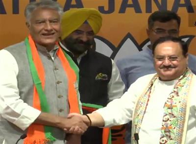 Former PPCC president Sunil Jakhar joins BJP