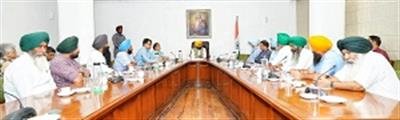 Punjab CM accepts genuine demands of dairy farmers
